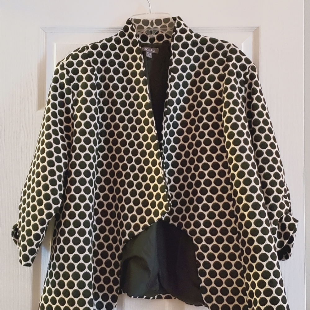 Women's black & white Polka dot jacket Size 14/16